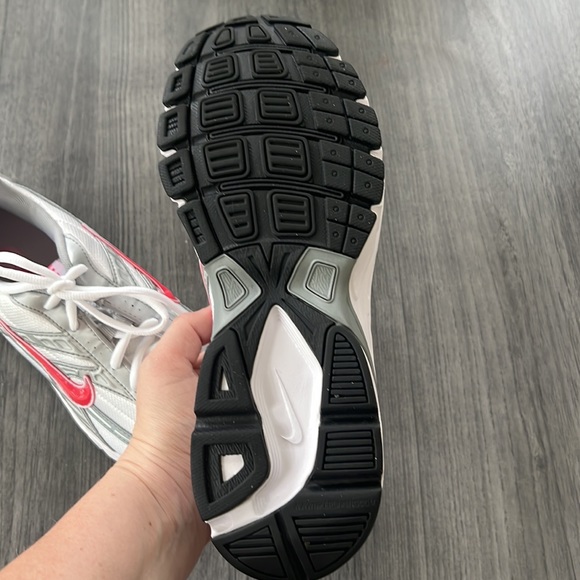 NWOB Nike Initiator Athletic Shoe Size 9 - Picture 5 of 8